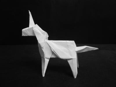 Origami_Gallery/Old/Unicorn.bw.jpg